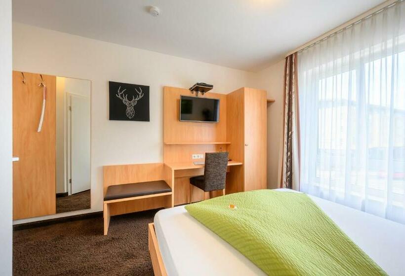 هتل Goldener Hirsch