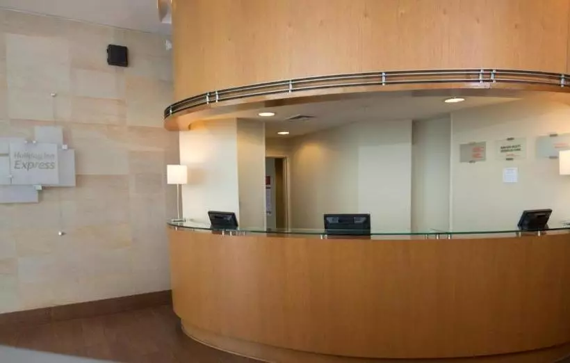 هتل Holiday Inn Express  Puerto Montt  Patagonia