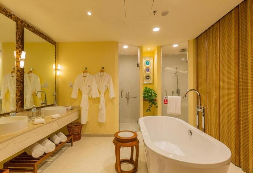 בית מלון כפרי Huayu Resort & Spa Yalong Bay Sanya