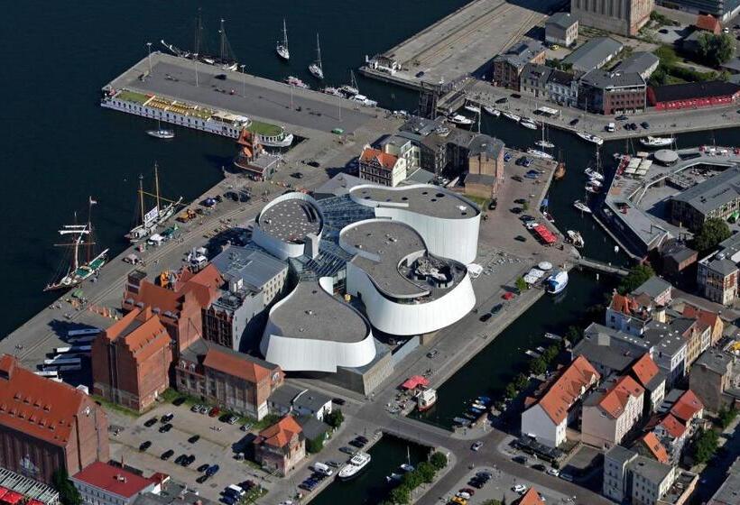 ホテル Kontorhaus Stralsund