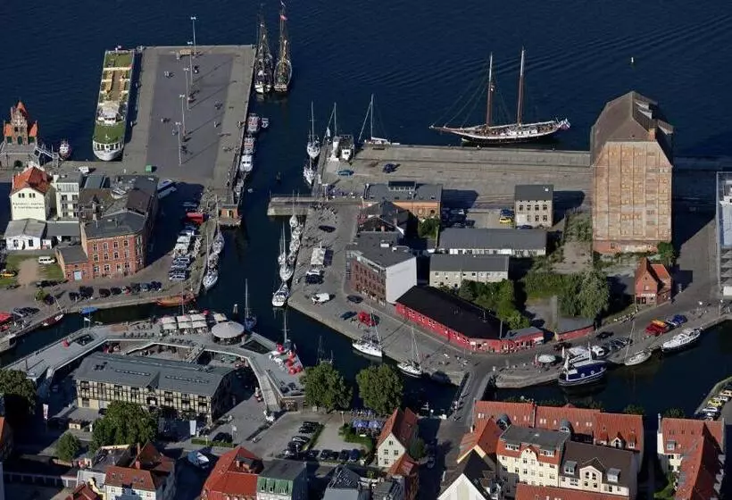 Szálloda Kontorhaus Stralsund