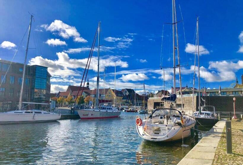 ホテル Kontorhaus Stralsund