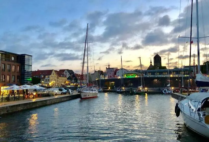 Szálloda Kontorhaus Stralsund