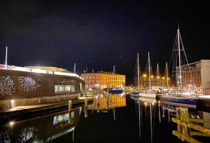 ホテル Kontorhaus Stralsund