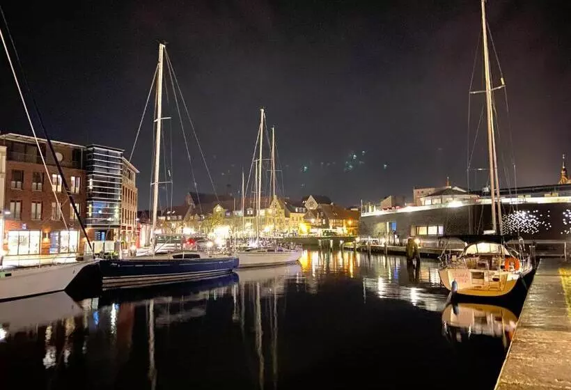 Szálloda Kontorhaus Stralsund