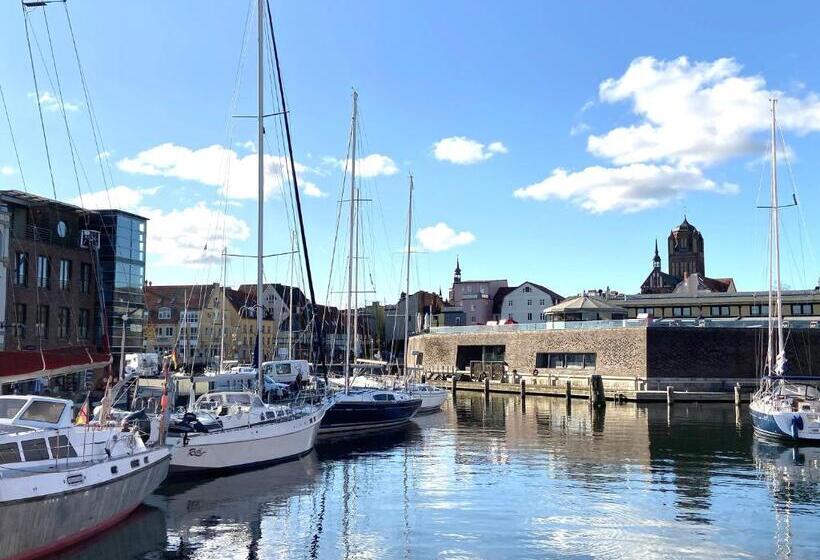 ホテル Kontorhaus Stralsund