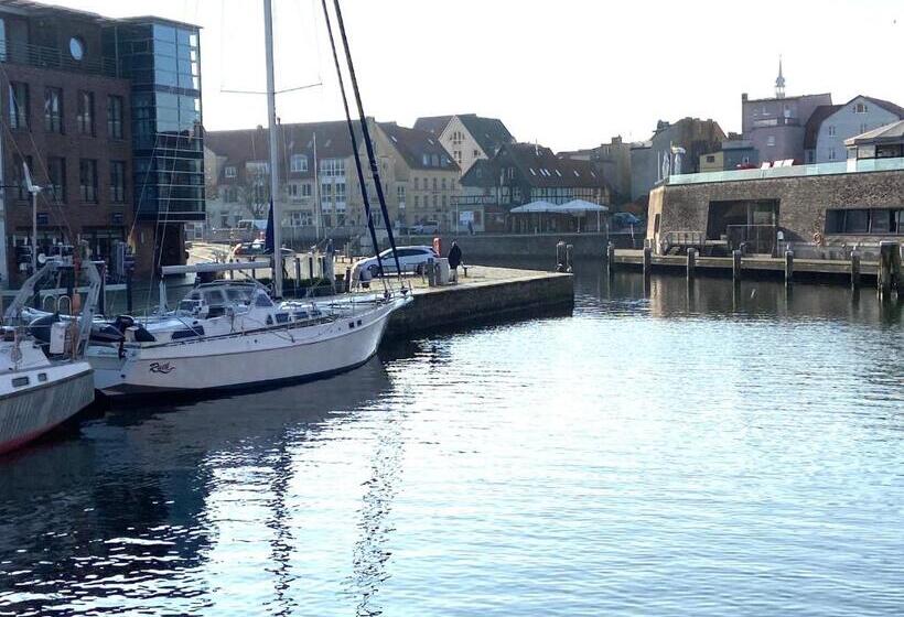 ホテル Kontorhaus Stralsund