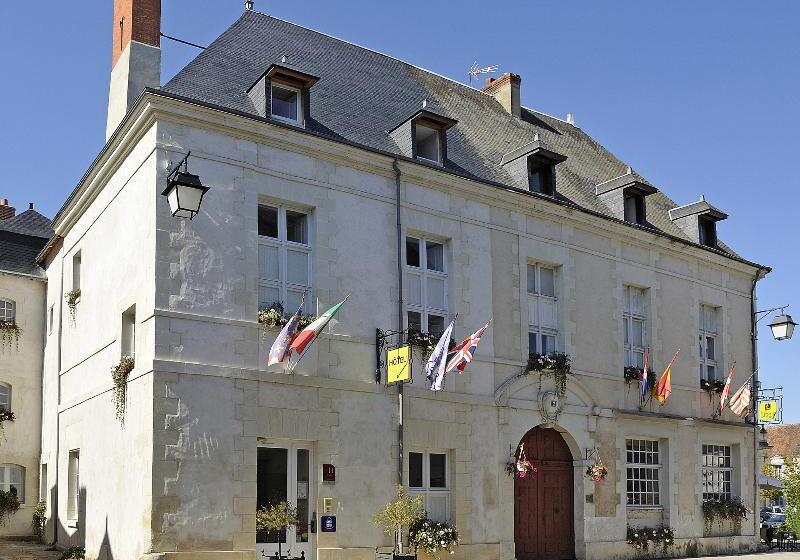 호텔 Logis Hôtel Restaurant Le Puits Doré