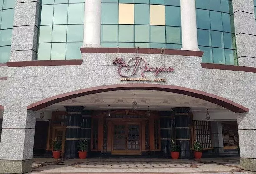 בית מלון כפרי The Rizqun International