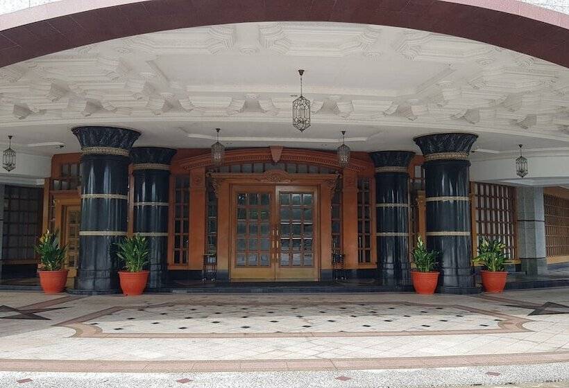 هتل The Rizqun International