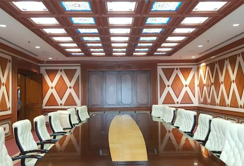 בית מלון כפרי The Rizqun International