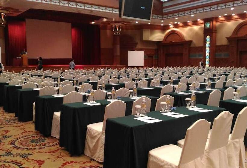 هتل The Rizqun International