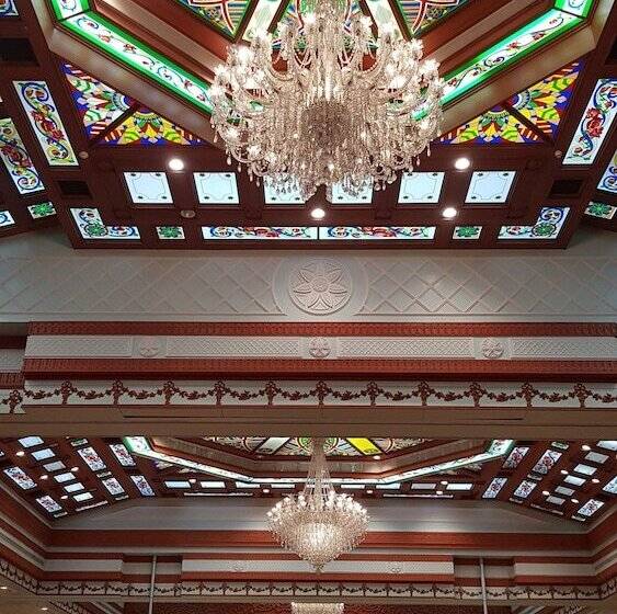 هتل The Rizqun International