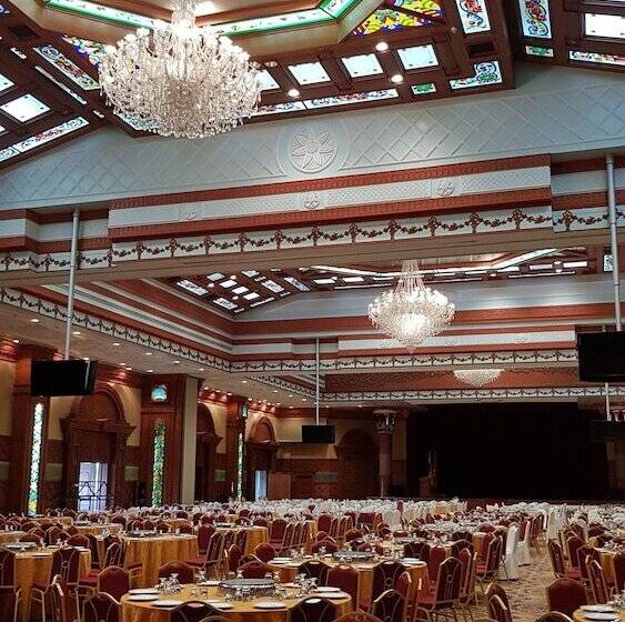 هتل The Rizqun International