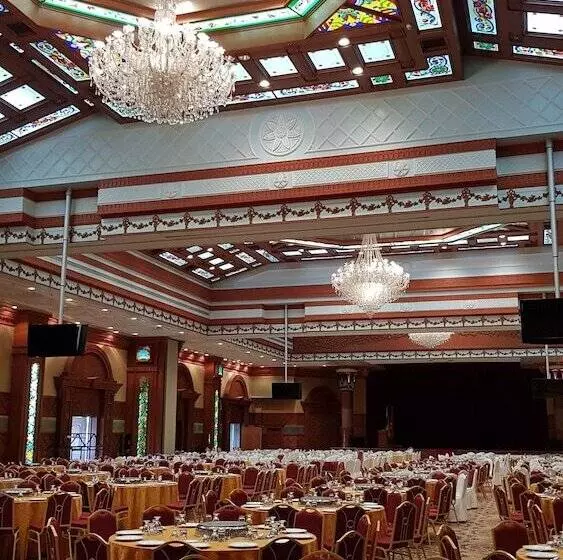 בית מלון כפרי The Rizqun International