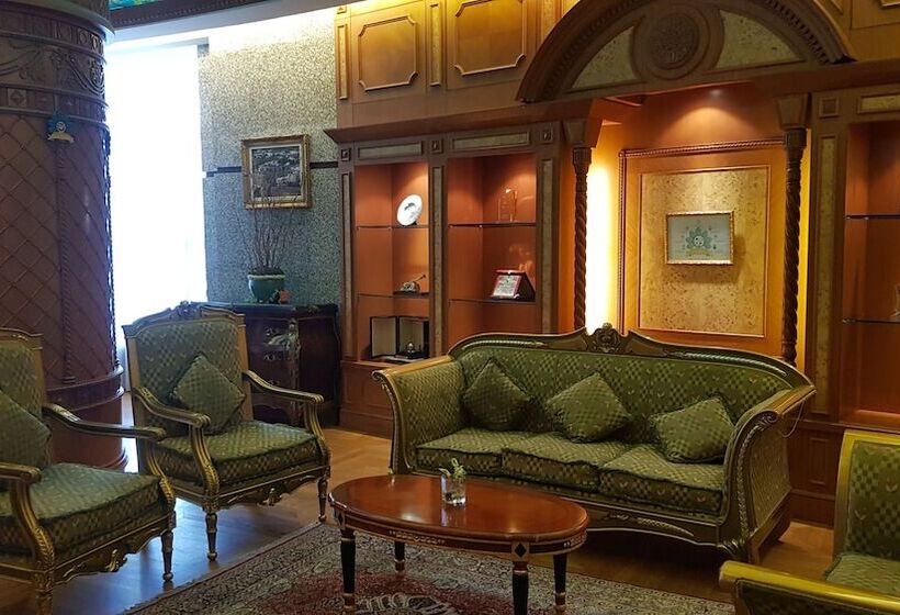 هتل The Rizqun International