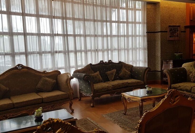 هتل The Rizqun International