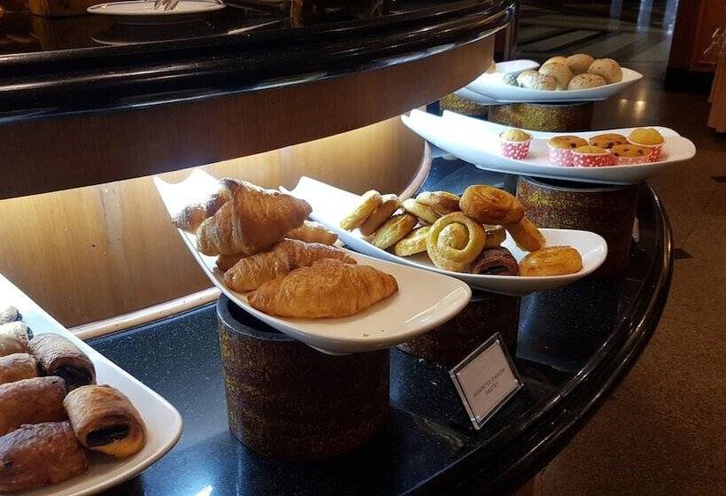 هتل The Rizqun International