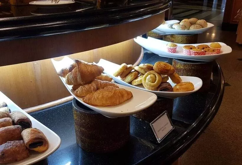 בית מלון כפרי The Rizqun International