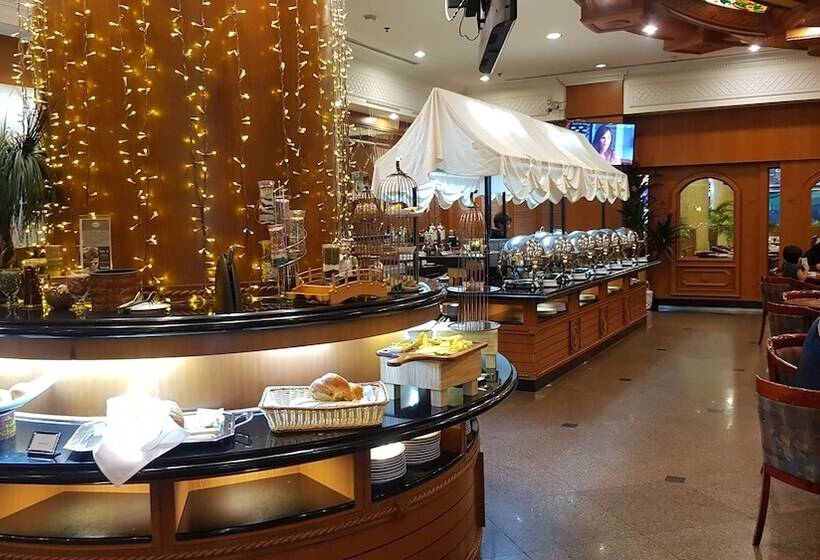 هتل The Rizqun International