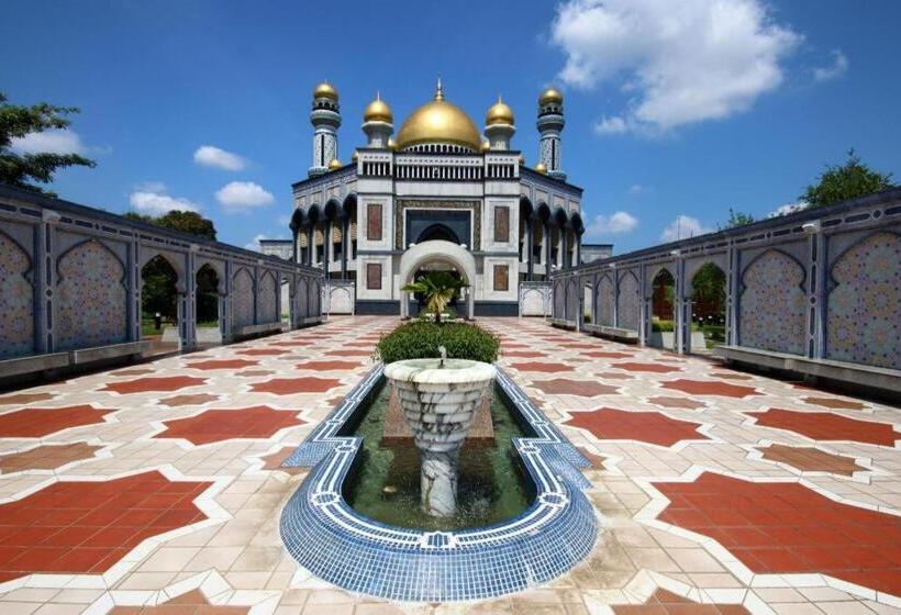 هتل The Rizqun International