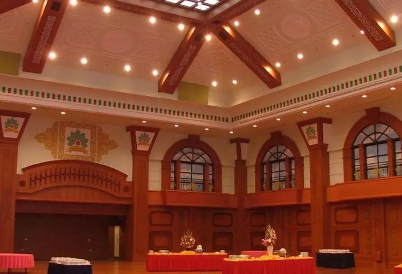 בית מלון כפרי The Rizqun International