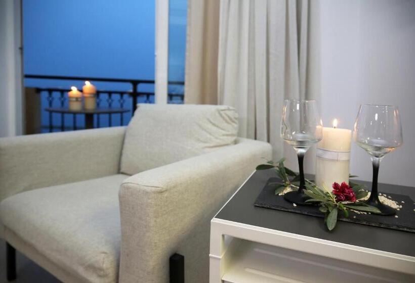 Pier Beach Hotel Apartments