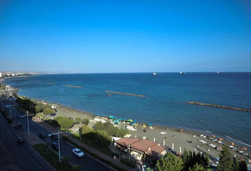 Pier Beach Hotel Apartments