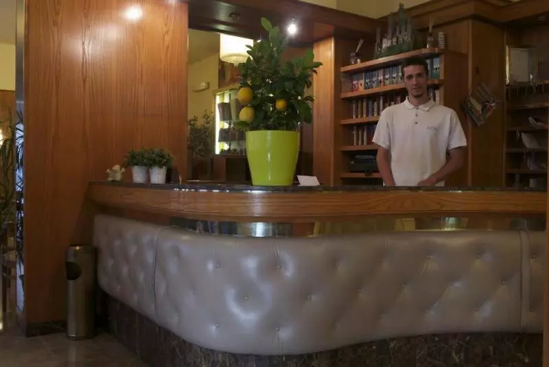 ホテル Ristorante Alcide