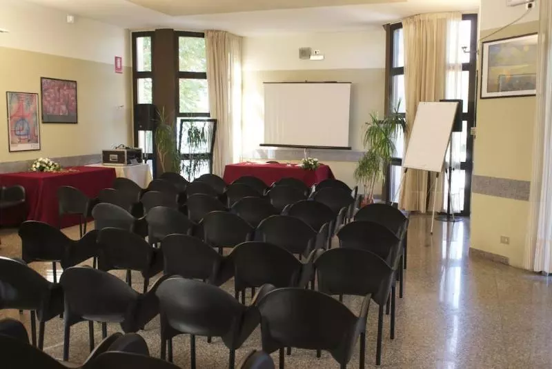 ホテル Ristorante Alcide