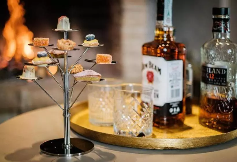 هتل Antico Borgo Di Sutri