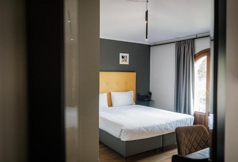 ホテル Antico Borgo Di Sutri