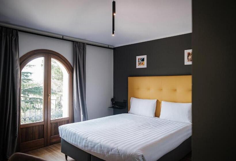 ホテル Antico Borgo Di Sutri