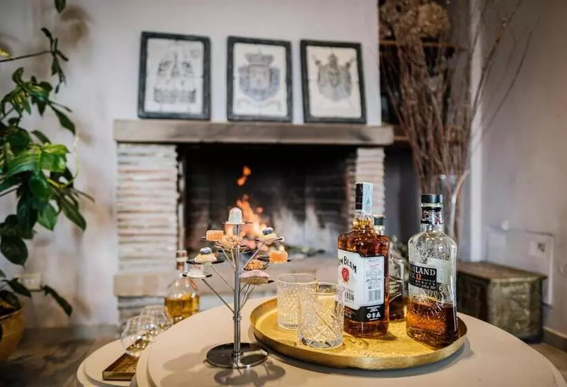 هتل Antico Borgo Di Sutri