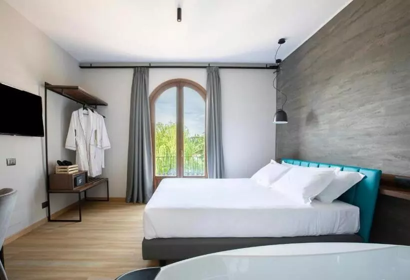 هتل Antico Borgo Di Sutri