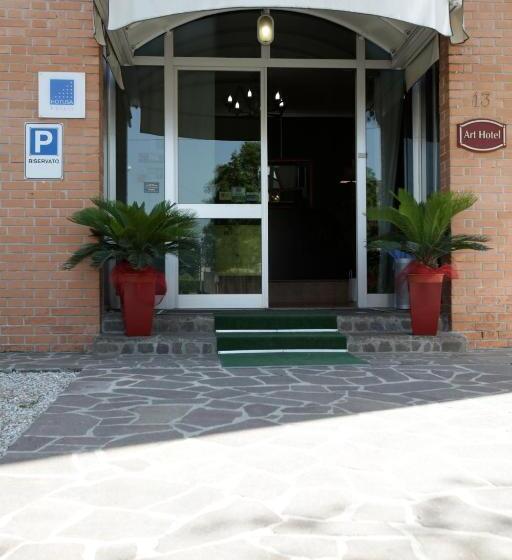 ホテル Art
