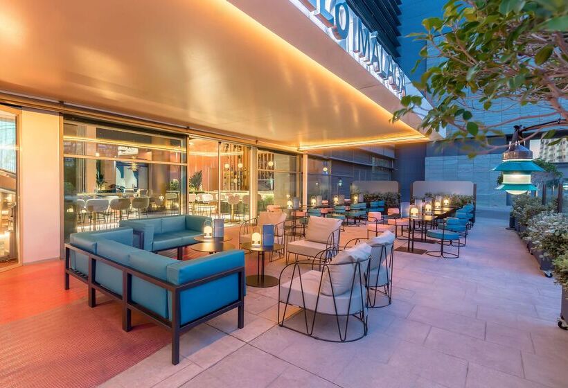 ホテル Barcelo Malaga