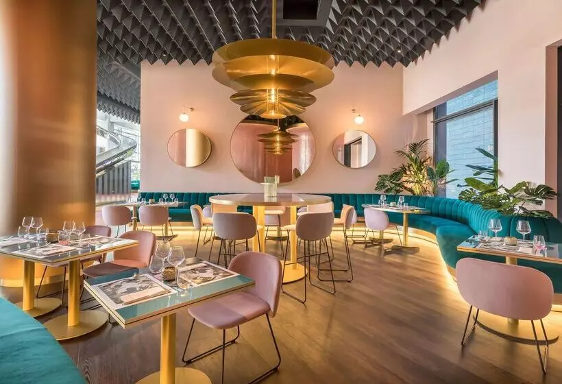 ホテル Barcelo Malaga