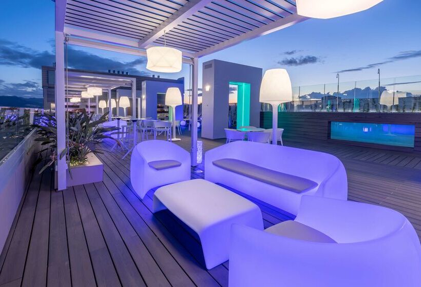 ホテル Barcelo Malaga