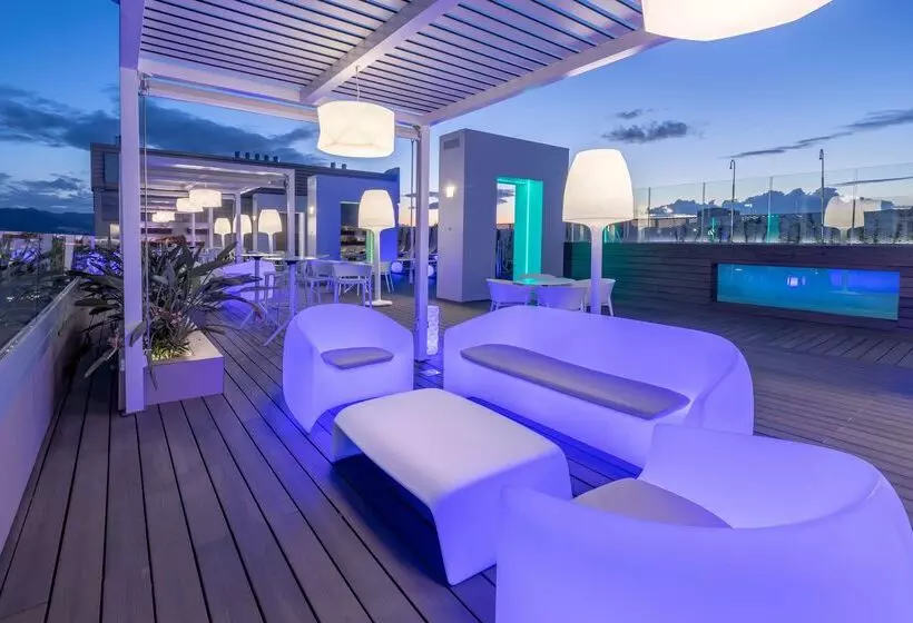 ホテル Barcelo Malaga