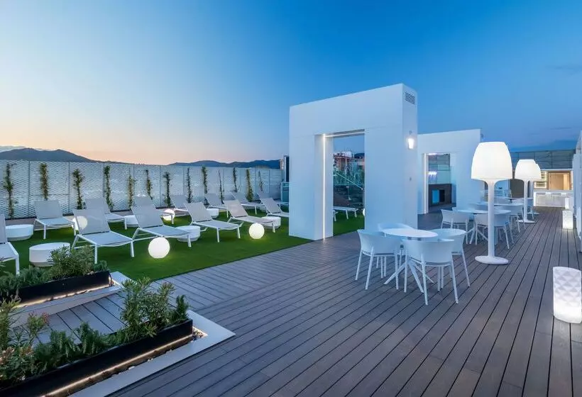 ホテル Barcelo Malaga