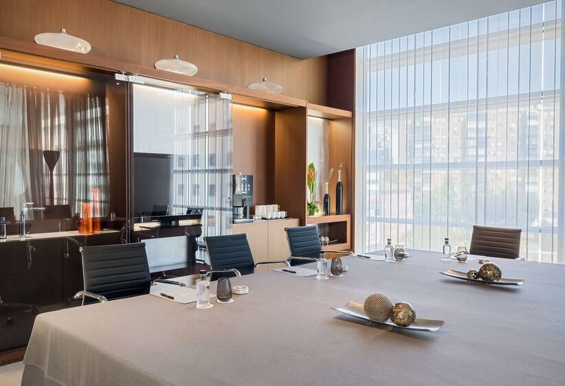 ホテル Barcelo Malaga