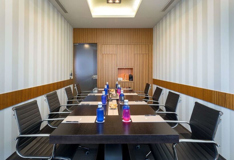 ホテル Barcelo Malaga