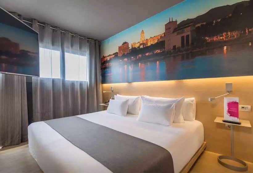 ホテル Barcelo Malaga