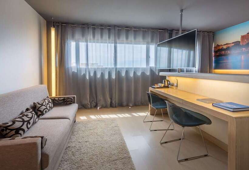 ホテル Barcelo Malaga