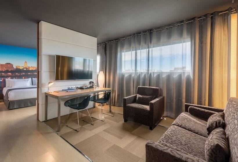 ホテル Barcelo Malaga