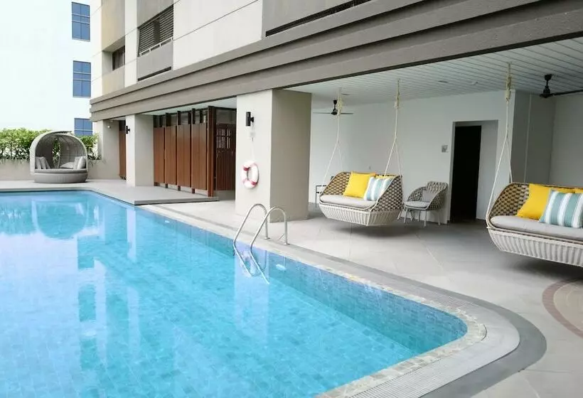 Hotel Bliston Suwan Park View