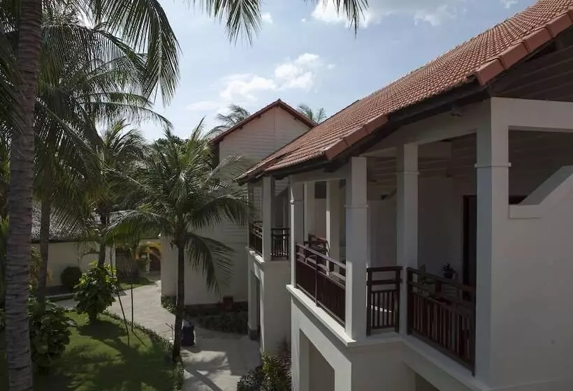 هتل Blue Ocean Resort