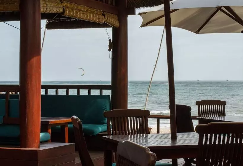 هتل Blue Ocean Resort