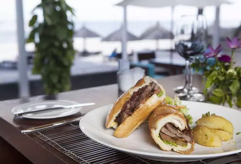 هتل Blue Ocean Resort